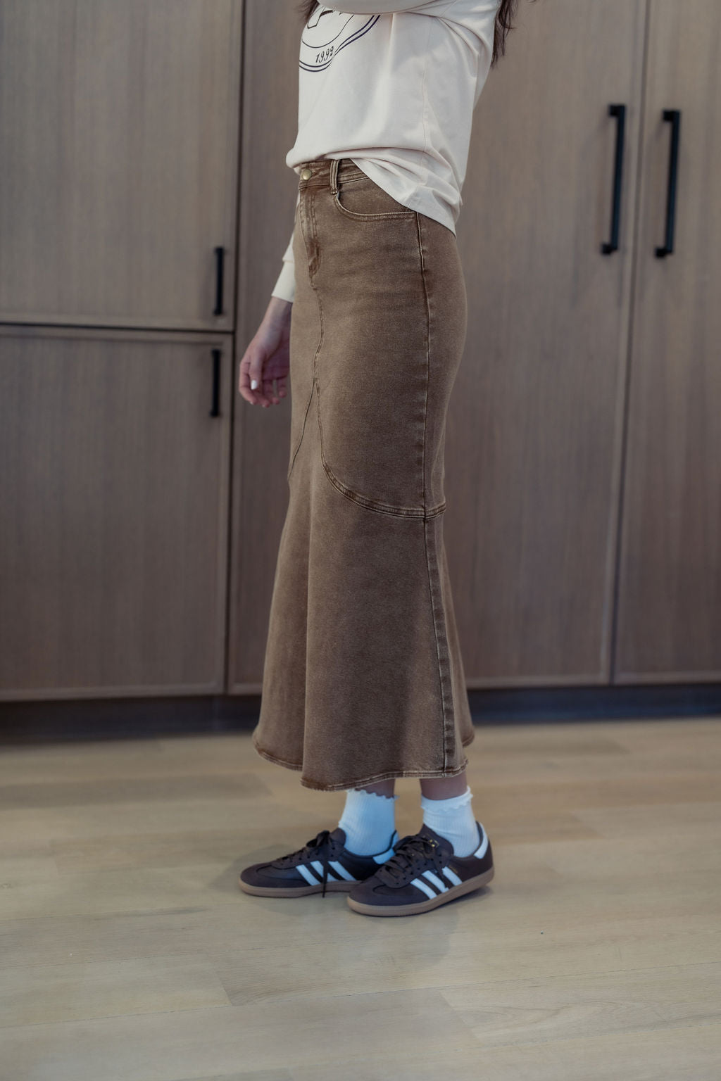 ALINE BROWN DENIM SKIRT WITH LEATHER PATCH