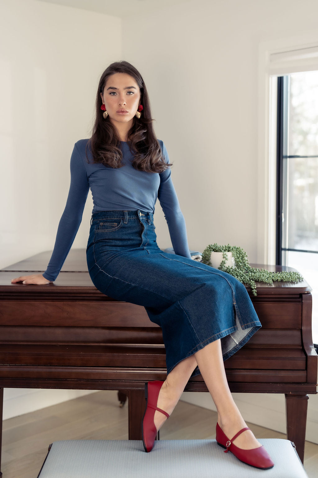 DARK WASH LEATHER PATCH SKIRT