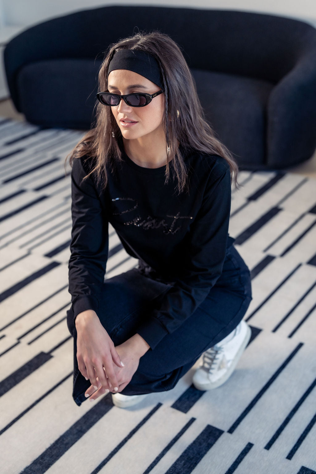 SEQUIN-EMBELLISHED BLACK TEE