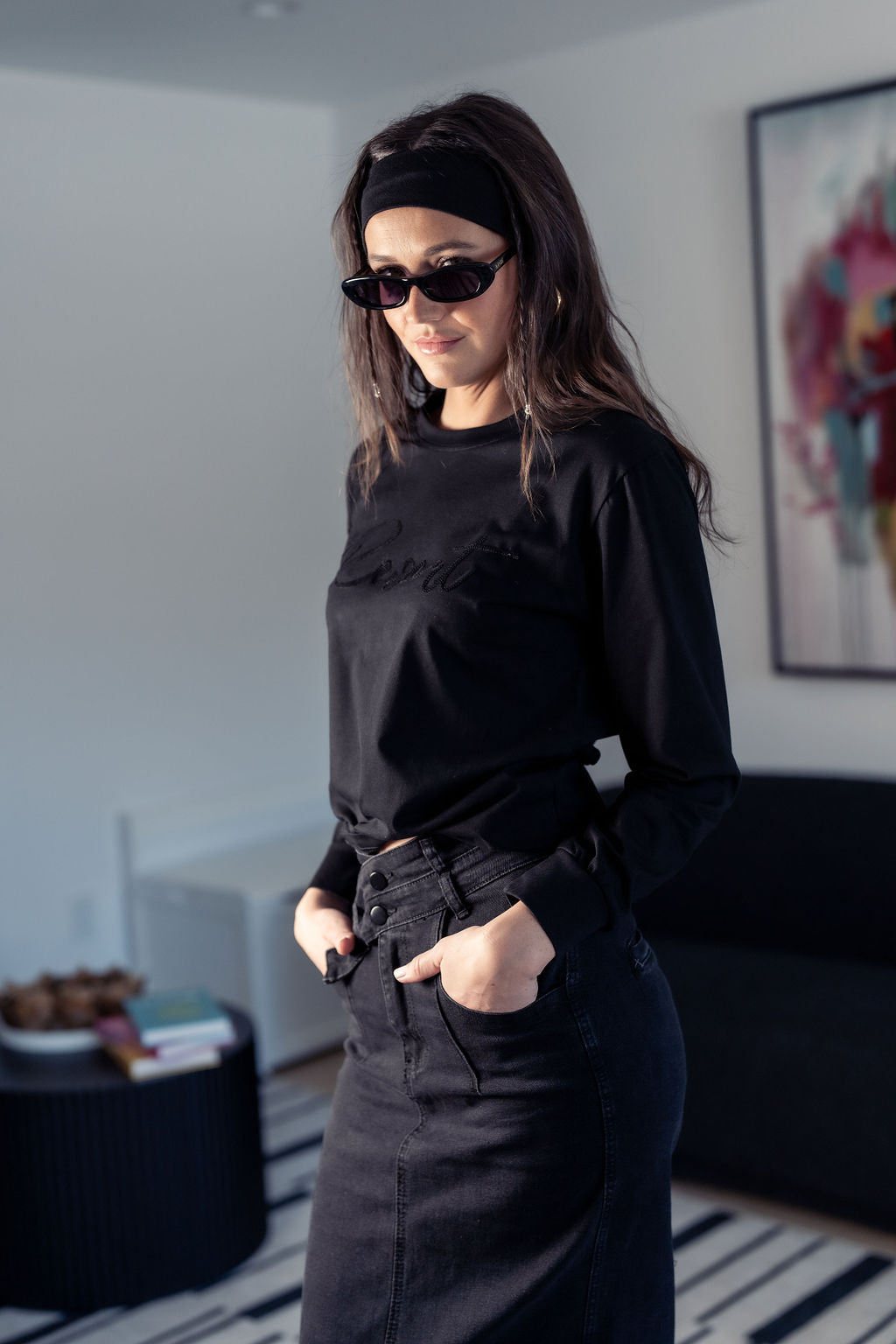 SEQUIN-EMBELLISHED BLACK TEE