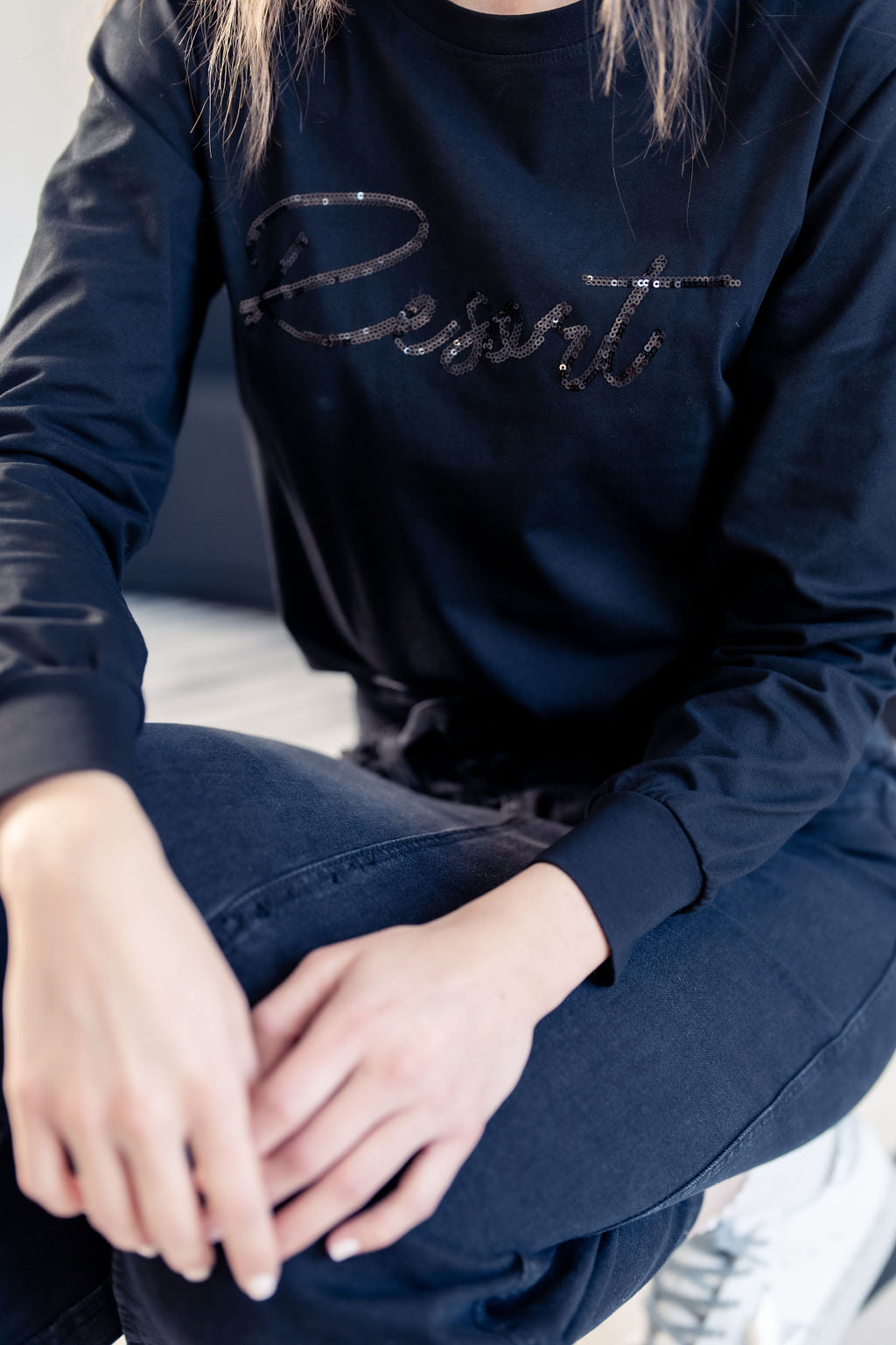 SEQUIN-EMBELLISHED BLACK TEE