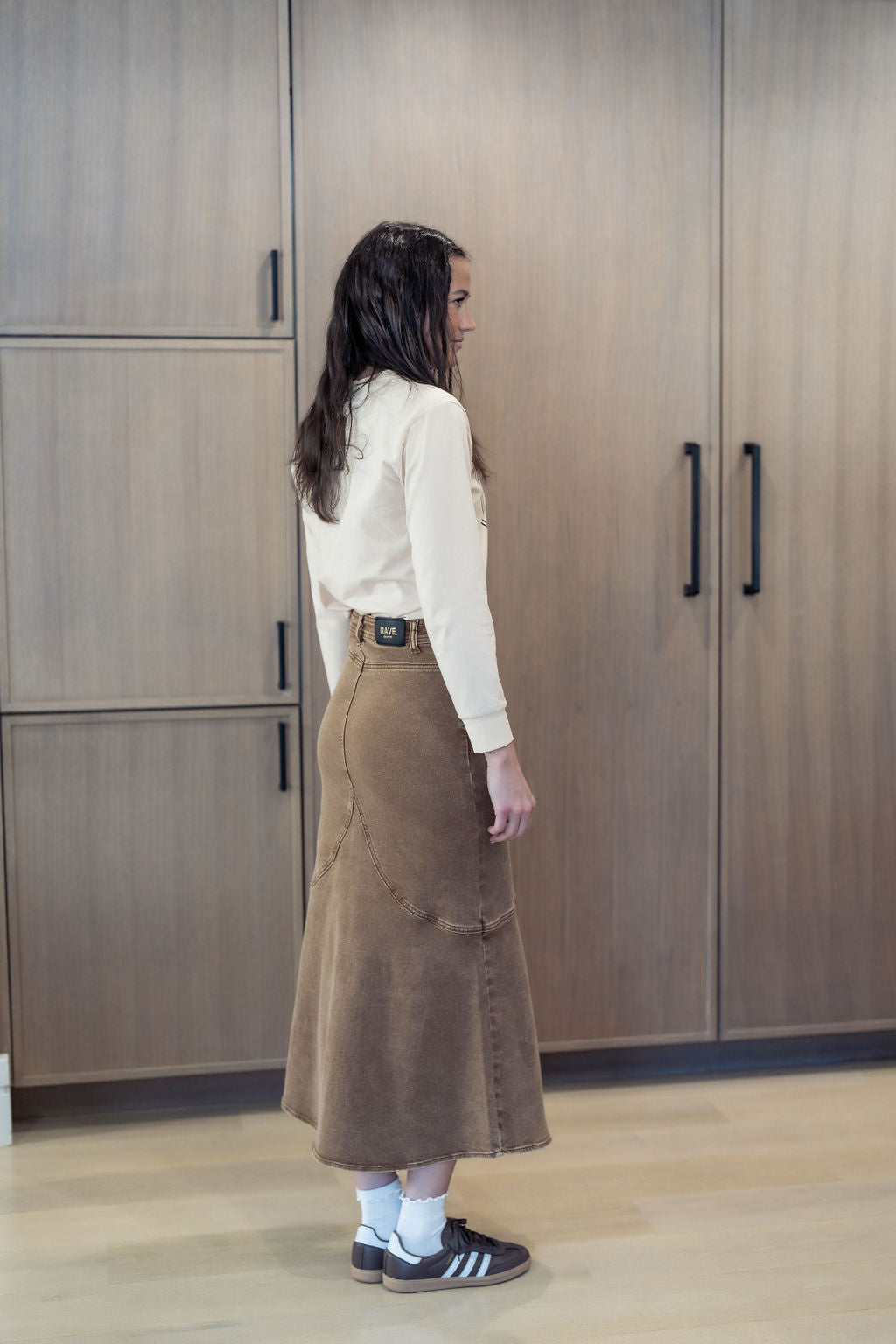 ALINE BROWN DENIM SKIRT WITH LEATHER PATCH