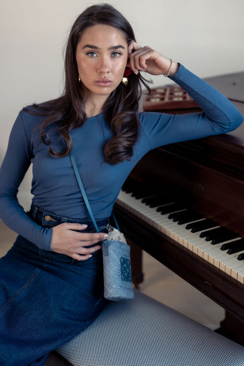 V-NECK RIBBED TEE - Denim Blue