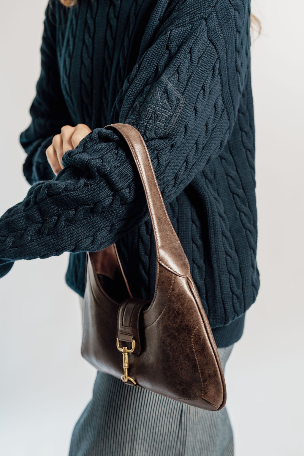 KNIT CABLE - THE CLASSIC NAVY