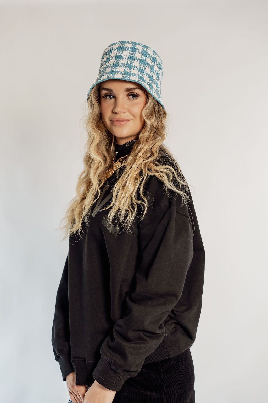 OVERSIZED RAVE - BLACK + PATCH