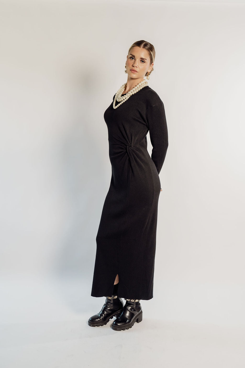 KNOT DETAIL KNITTED MAXI DRESS