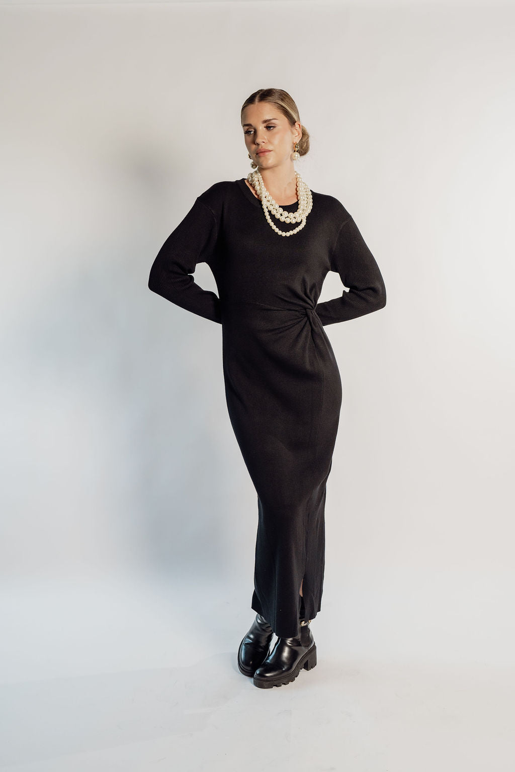 KNOT DETAIL KNITTED MAXI DRESS Black / M