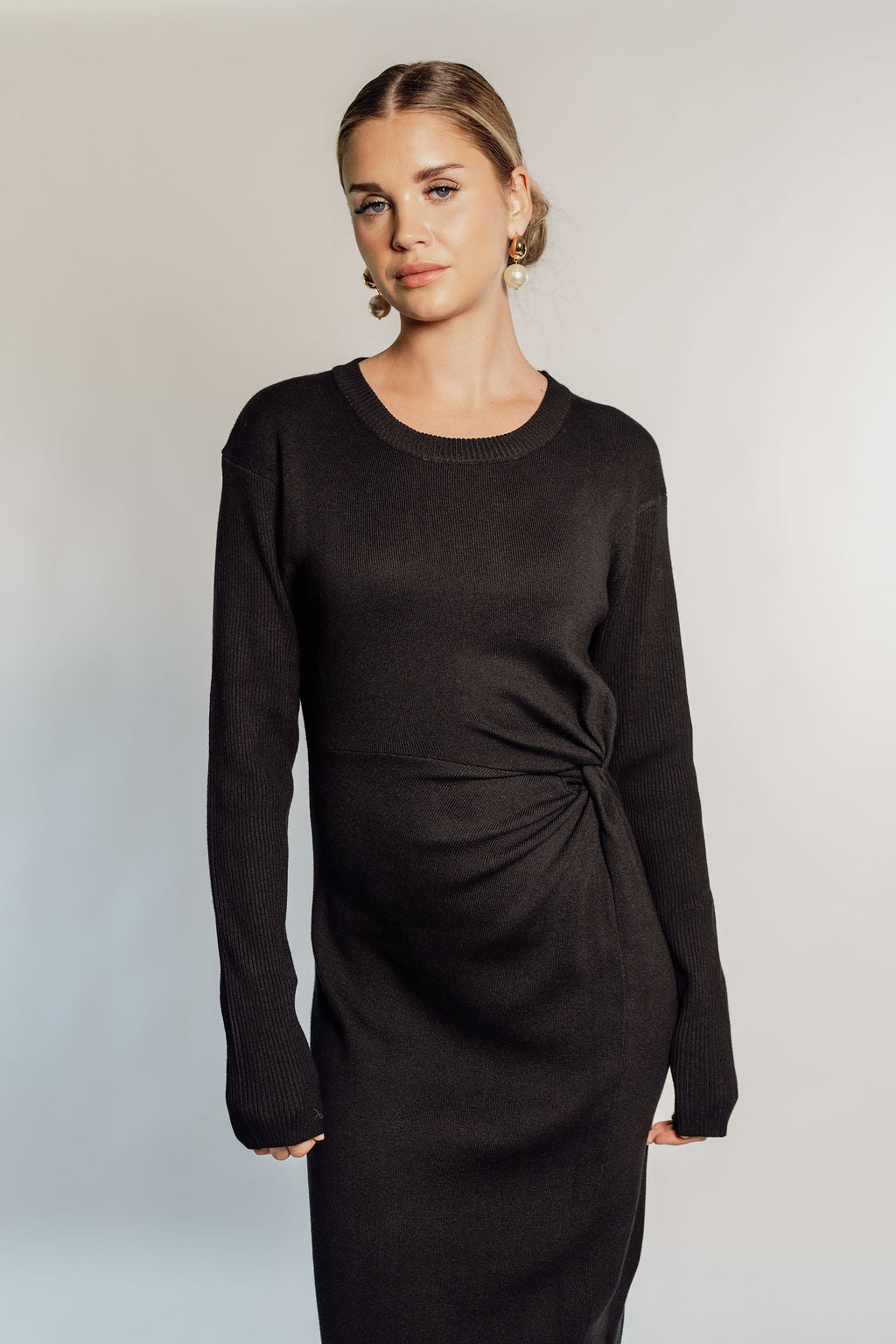 KNOT DETAIL KNITTED MAXI DRESS