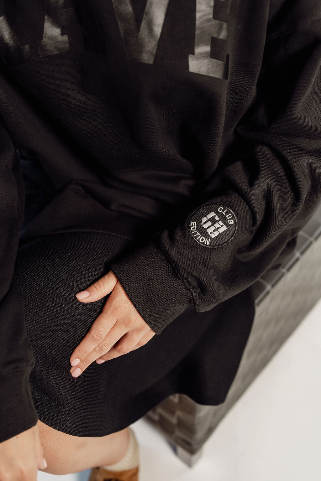 OVERSIZED RAVE - BLACK + PATCH