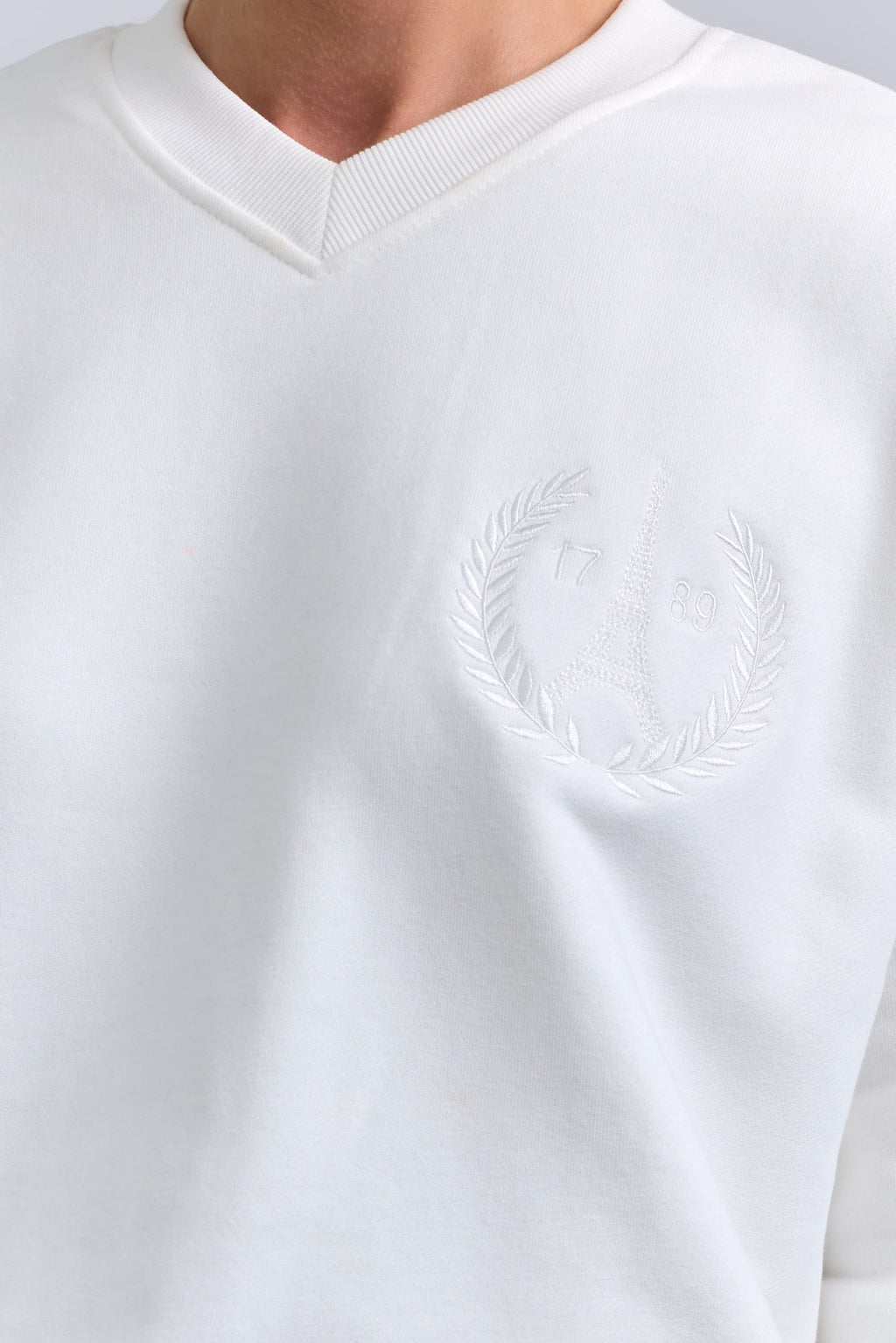 Paris v-neck