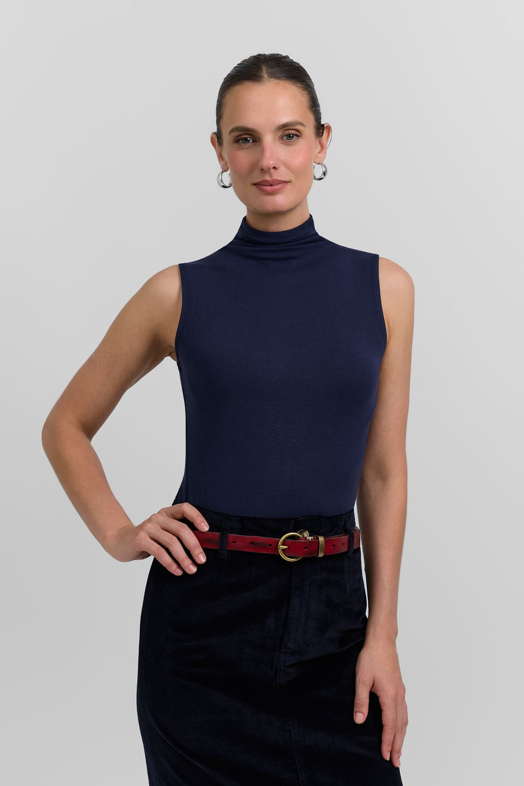 Sleeveless turtleneck