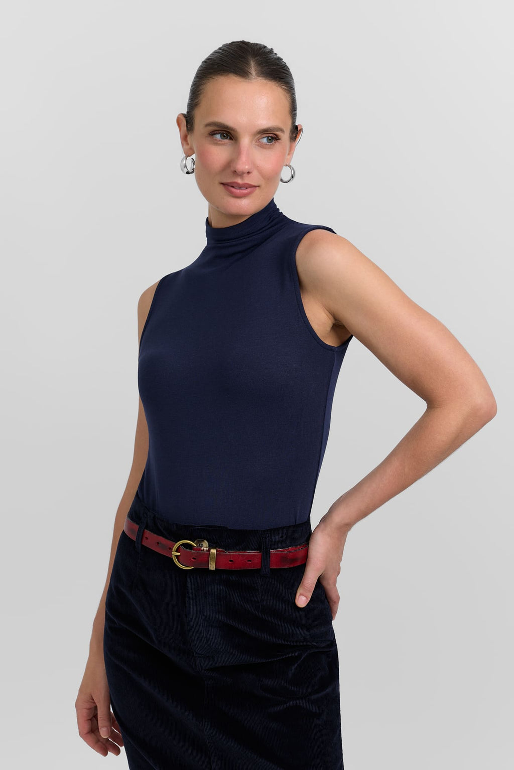 Sleeveless turtleneck