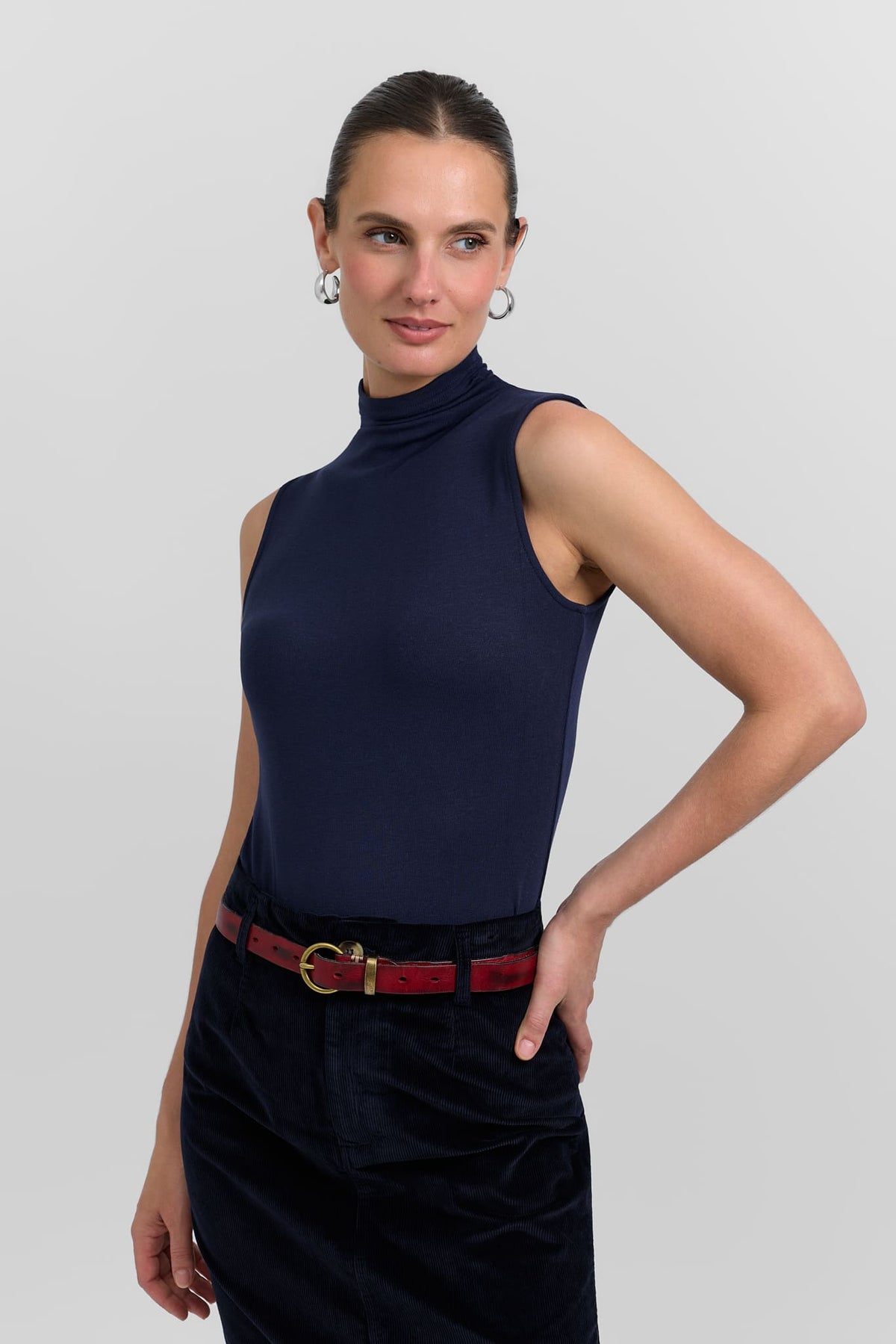 Sleeveless turtleneck