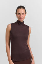 Sleeveless turtleneck
