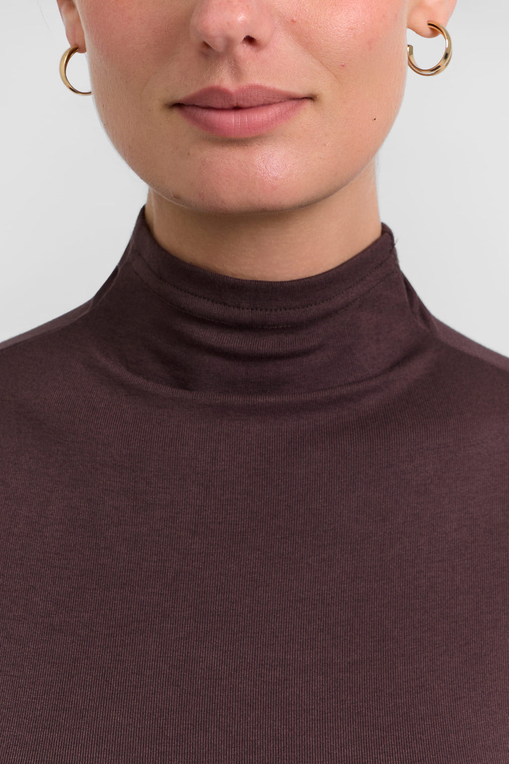 Sleeveless turtleneck