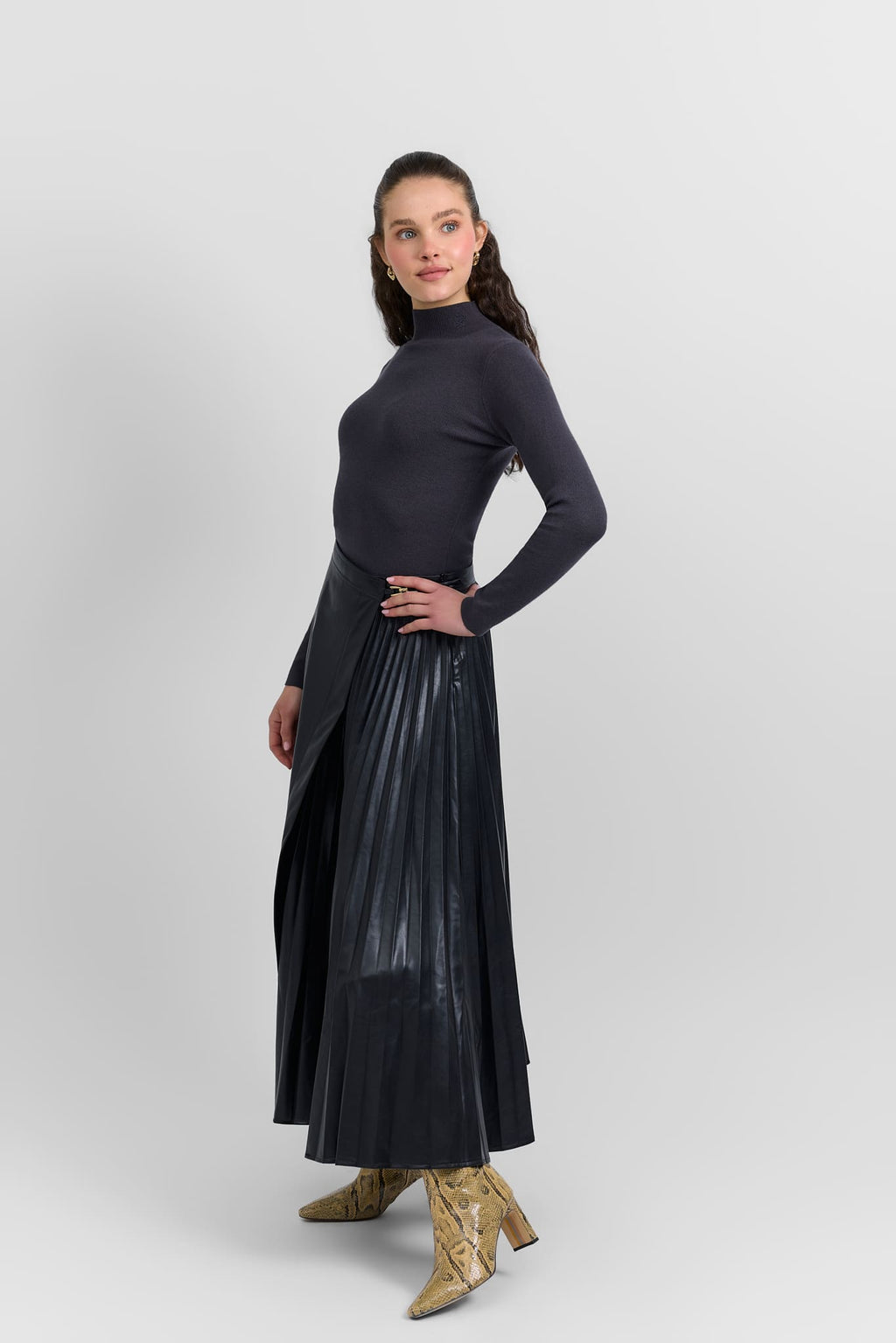 Leather pleated skirt