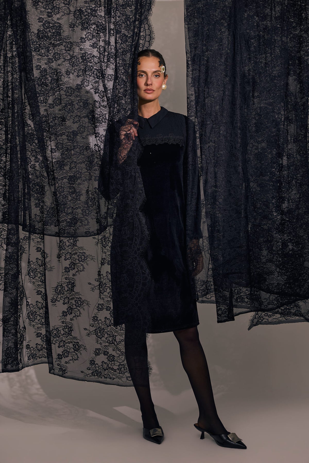 Velvet collar dress