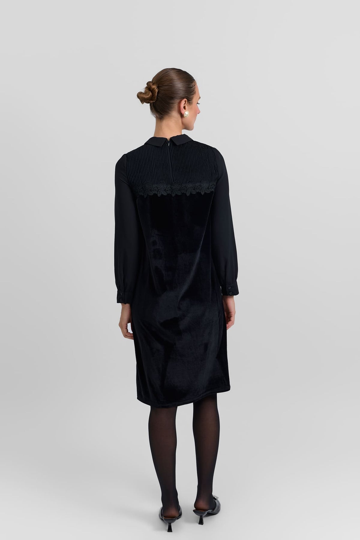 Velvet collar dress