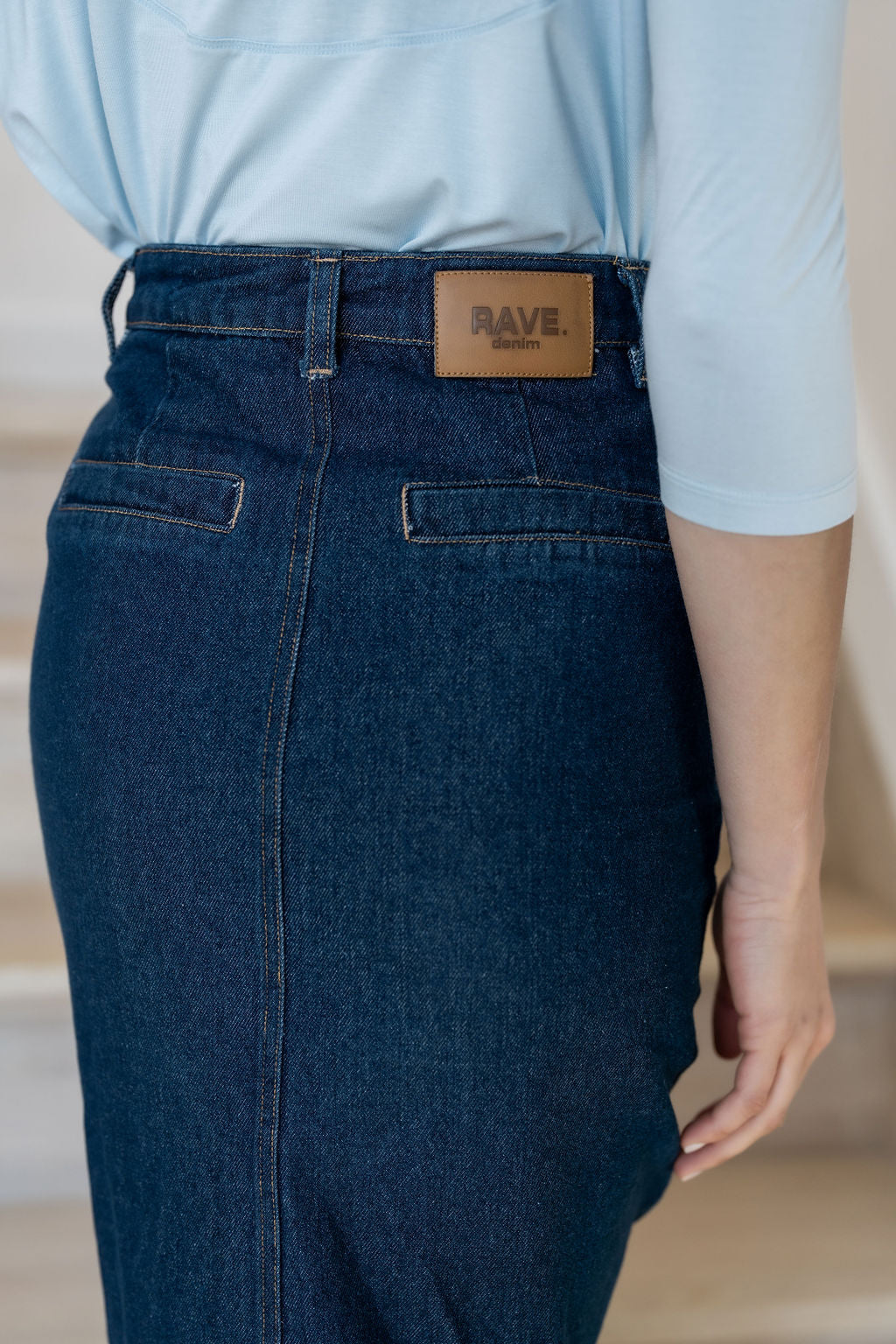 DARK WASH LEATHER PATCH SKIRT