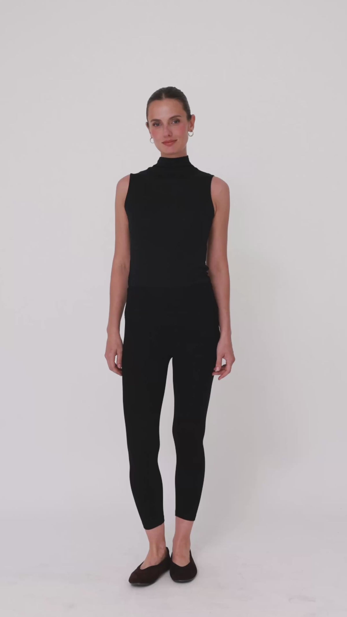 Sleeveless turtleneck
